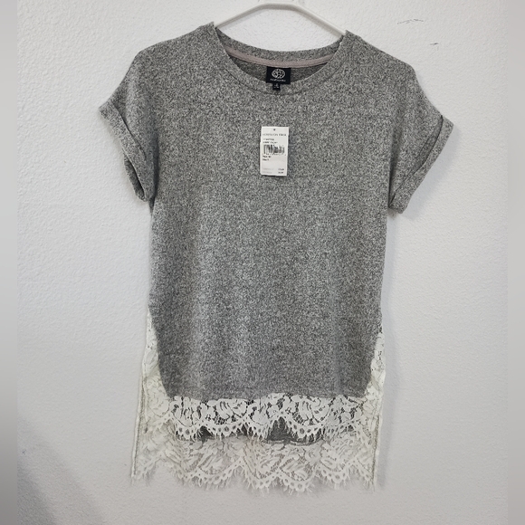 bobeau Tops - Bobeau Grey/Ivory Short Sleeve Blouse from Nordstrom rack